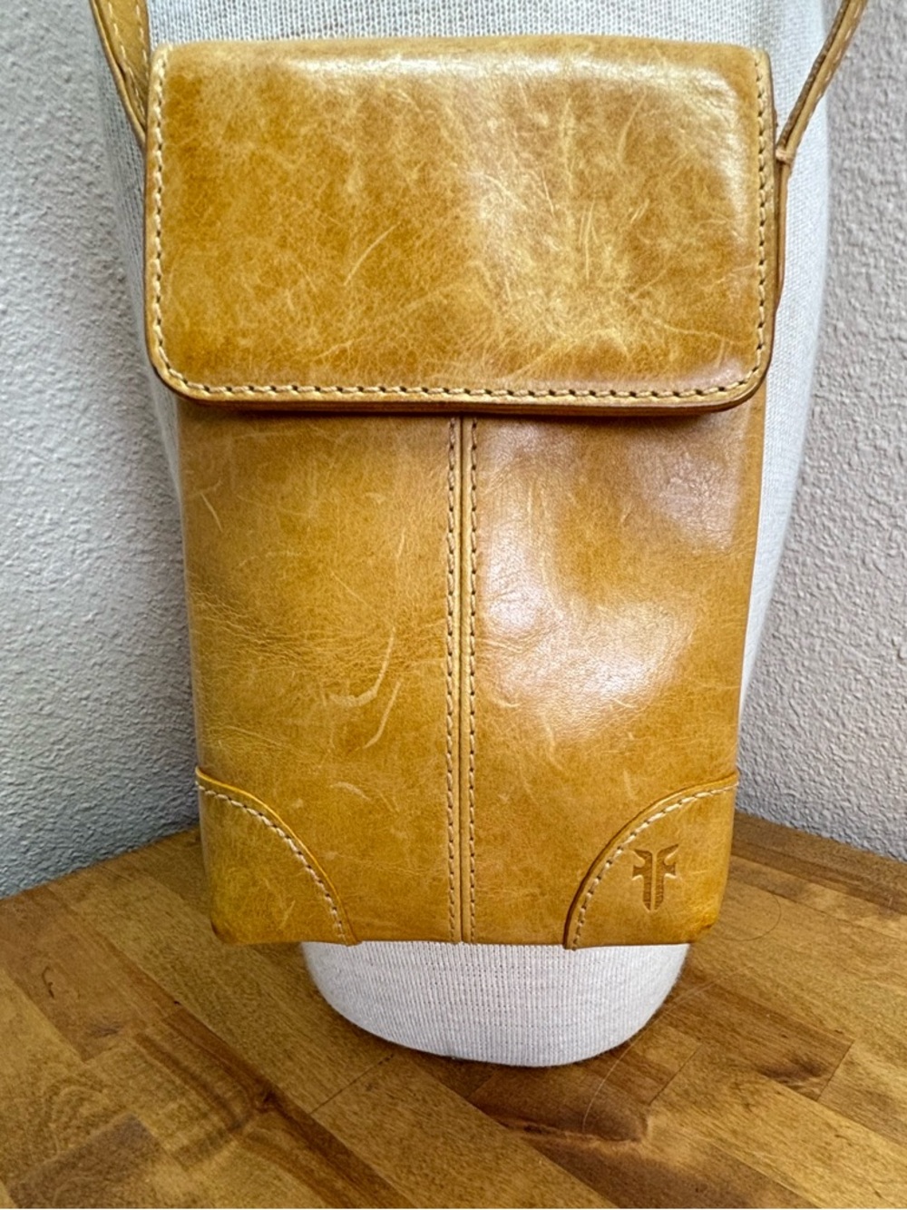 Frye Melissa Leather Phone Crossbody Bag Sunflower Yellow Smartphone Wallet - Picture 2 of 9
